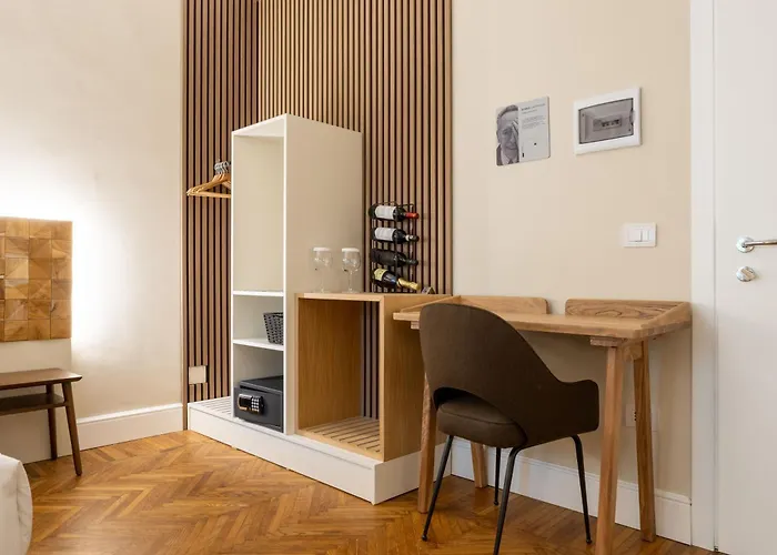 Pier Capponi 17 & 4* Florence
